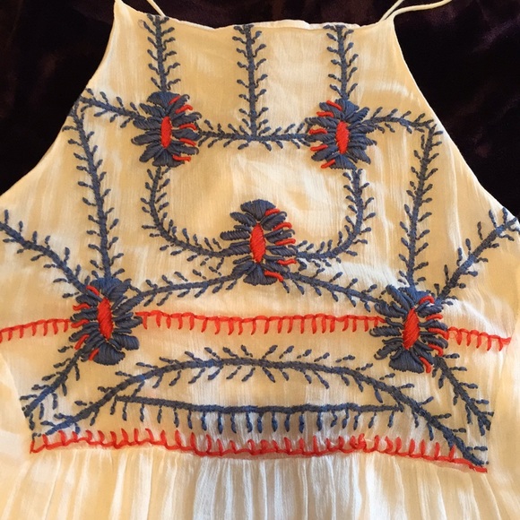 Piper by Townsen Embroidered Halter Top white - Picture 2 of 12